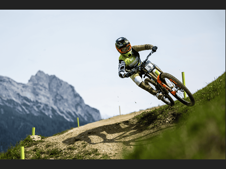 Danny Hart - Won't Sit Down